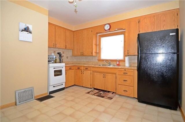 32 Joseph St, House detached with 3 bedrooms, 2 bathrooms and 3 parking in Markham ON | Image 10