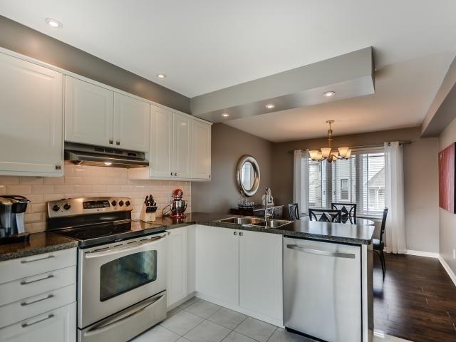 Th 32 - 7101 Branigan Gate, Townhouse with 3 bedrooms, 2 bathrooms and 2 parking in Mississauga ON | Image 5