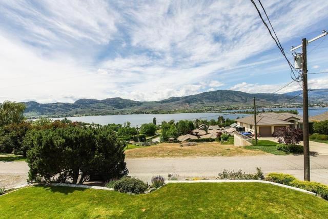 3603 37th Street, House detached with 2 bedrooms, 2 bathrooms and 4 parking in Okanagan Similkameen A BC | Image 14