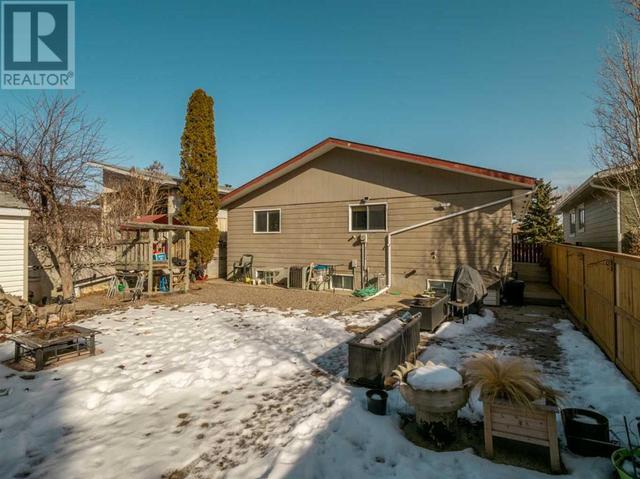 332 Leaside Avenue S, House detached with 5 bedrooms, 3 bathrooms and 3 parking in Lethbridge AB | Image 38