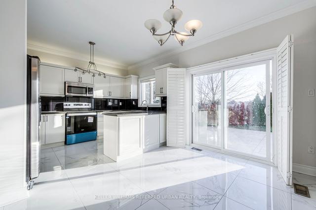 6756 Kazoo Crt, House detached with 4 bedrooms, 4 bathrooms and 6 parking in Mississauga ON | Image 3