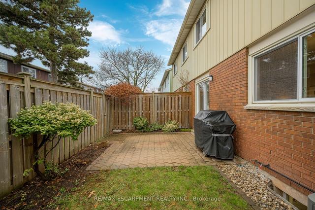 60 - 540 Sheraton Rd, Townhouse with 3 bedrooms, 2 bathrooms and 2 parking in Burlington ON | Image 25
