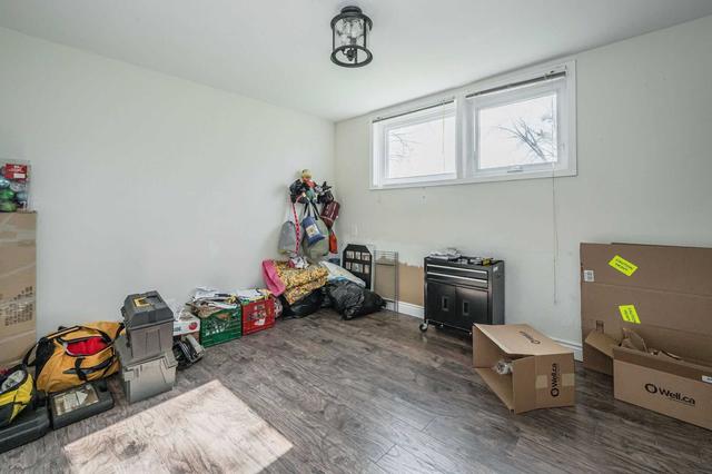 366 Dale Cres, House detached with 2 bedrooms, 2 bathrooms and 5 parking in Waterloo ON | Image 16