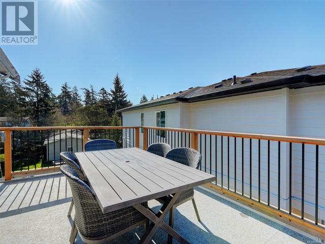 2562 Wentwich Rd, House detached with 5 bedrooms, 3 bathrooms and 3 parking in Langford BC | Image 19