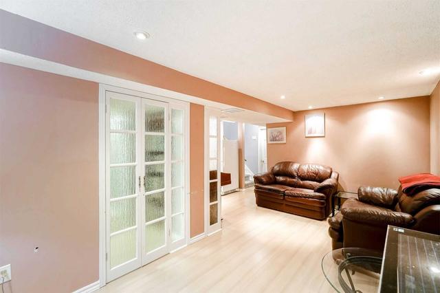 52 Wickstead Crt, Townhouse with 2 bedrooms, 3 bathrooms and 1 parking in Brampton ON | Image 25