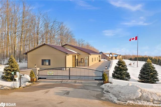 4031 3rd Line, House detached with 3 bedrooms, 3 bathrooms and 13 parking in Innisfil ON | Image 3