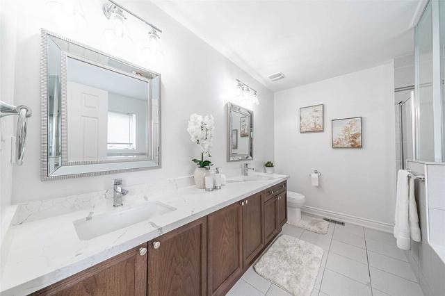 2393 Dress Circle Cres, House detached with 4 bedrooms, 3 bathrooms and 5 parking in Oshawa ON | Image 19