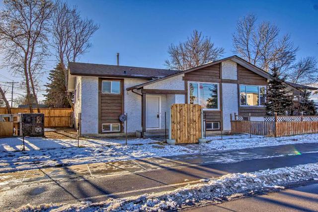 4203 19 Avenue Se, Home with 3 bedrooms, 1 bathrooms and 2 parking in Calgary AB | Image 1