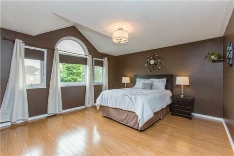 102 Muirland Cres, House detached with 4 bedrooms, 4 bathrooms and 4 parking in Brampton ON | Image 5