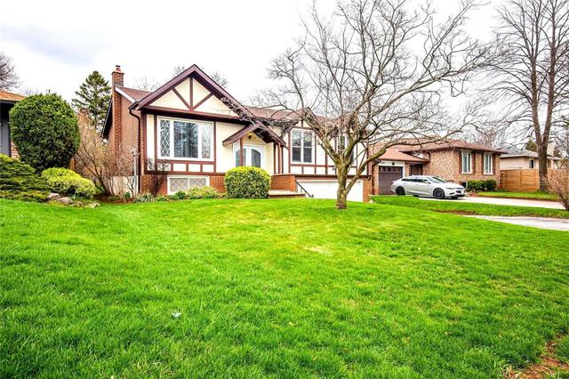 2506 Yarmouth Cres, House detached with 3 bedrooms, 2 bathrooms and 6 parking in Oakville ON | Image 1