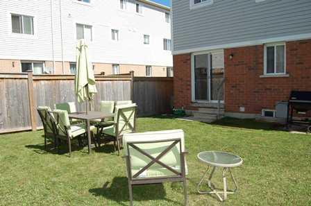 863 Bourne Cres, House attached with 2 bedrooms, 3 bathrooms and 2 parking in Oshawa ON | Image 9