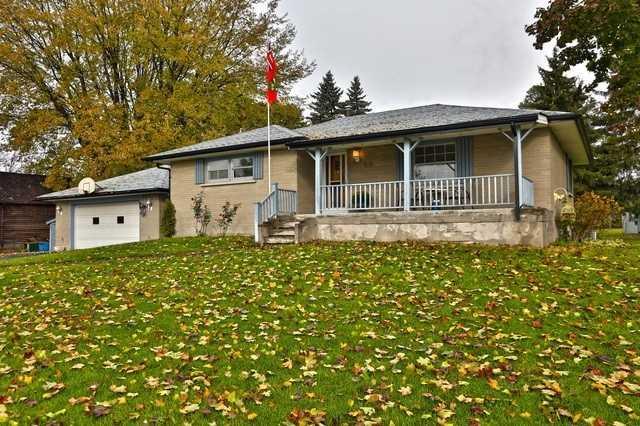 50 Centreview St, House detached with 2 bedrooms, 1 bathrooms and 6 parking in Clarington ON | Image 2