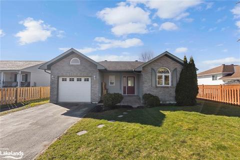 14 Killdeer Crescent, House detached with 4 bedrooms, 2 bathrooms and 3 parking in Bracebridge ON | Card Image