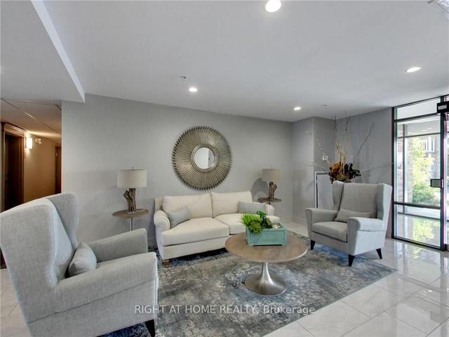 314 - 35 Southshore Cres, Condo with 1 bedrooms, 1 bathrooms and 1 parking in Hamilton ON | Image 2