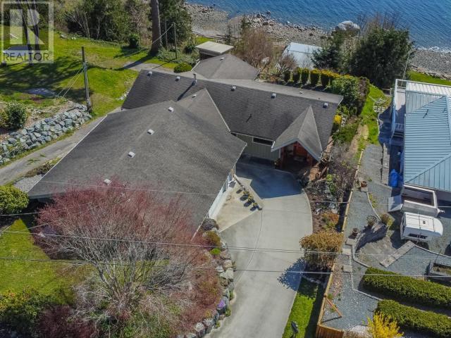 8863 Stark Road, House detached with 4 bedrooms, 2 bathrooms and 3 parking in Powell River B BC | Image 37