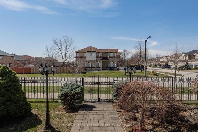 7325 Magistrate Terr, House detached with 4 bedrooms, 4 bathrooms and 5 parking in Mississauga ON | Image 36