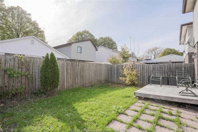 9335 Bayswater Crt, House detached with 3 bedrooms, 2 bathrooms and 2 parking in Windsor ON | Image 10