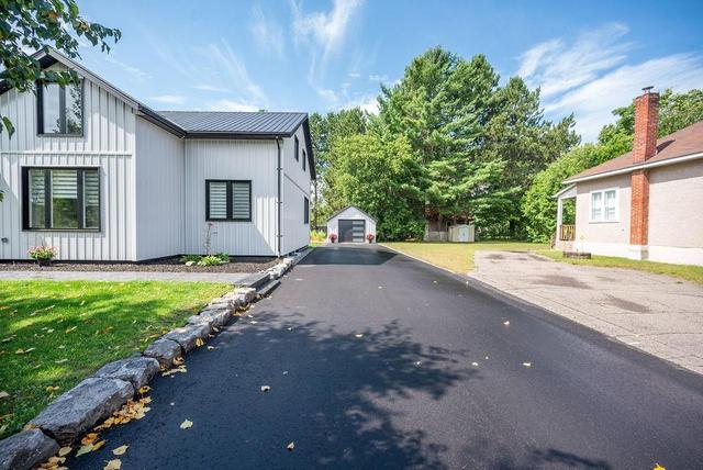 108 Stafford Street, House detached with 4 bedrooms, 2 bathrooms and 5 parking in Madawaska Valley ON | Image 2