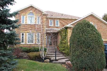 97 Kennett Dr, House detached with 5 bedrooms, 4 bathrooms and 2 parking in Whitby ON | Image 1