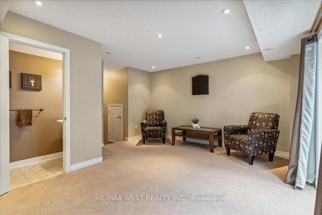 6 Cedar Lake Cres, Townhouse with 3 bedrooms, 4 bathrooms and 2 parking in Brampton ON | Image 6