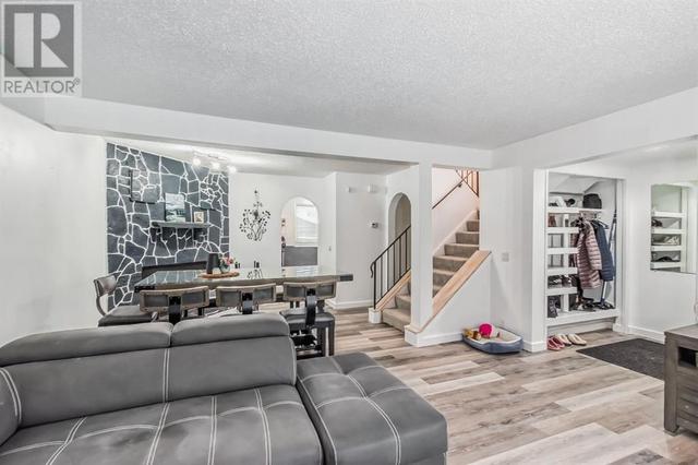 28 Abadan Crescent Ne, House detached with 4 bedrooms, 1 bathrooms and 3 parking in Calgary AB | Image 11