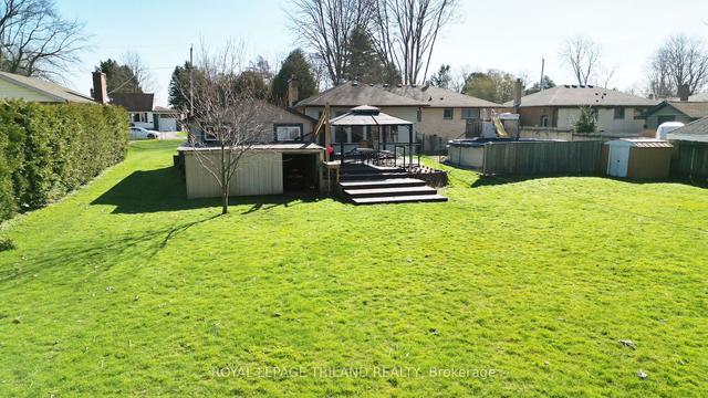 1379 Kostis Ave, House detached with 3 bedrooms, 1 bathrooms and 14 parking in London ON | Image 24