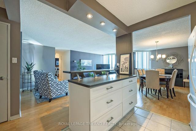 2006 - 363 Colborne St, Condo with 2 bedrooms, 2 bathrooms and 1 parking in London ON | Image 2