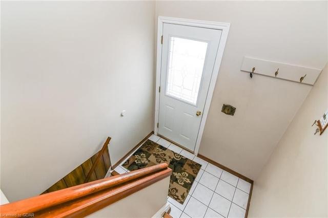 22 Del Mar Blvd, House detached with 3 bedrooms, 2 bathrooms and 9 parking in Guelph ON | Image 5