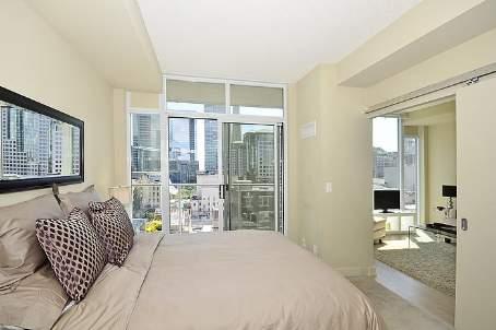 1001 - 21 Nelson St, Condo with 1 bedrooms, 1 bathrooms and 1 parking in Toronto ON | Image 5