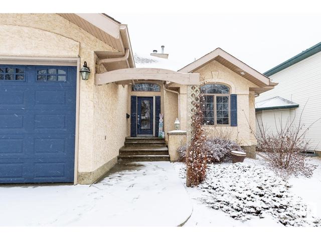4 Oakdale Pl, House detached with 4 bedrooms, 3 bathrooms and 4 parking in St. Albert AB | Image 3