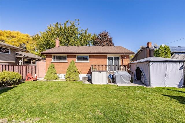 120 Inverness Avenue E, House detached with 3 bedrooms, 2 bathrooms and 3 parking in Hamilton ON | Image 30