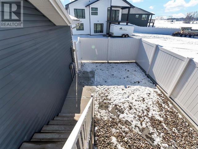 910 9 Avenue Se, Home with 3 bedrooms, 2 bathrooms and 4 parking in Redcliff AB | Image 23