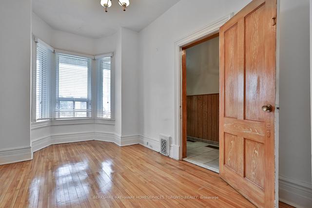 157 St Clarens Ave, House detached with 3 bedrooms, 2 bathrooms and 1 parking in Toronto ON | Image 37