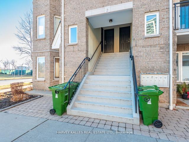 301 - 2 Brian Peck Cres, Townhouse with 3 bedrooms, 2 bathrooms and 2 parking in Toronto ON | Image 12
