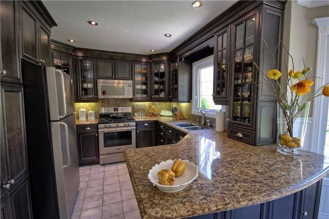 2719 Kingsway Dr, House detached with 4 bedrooms, 4 bathrooms and 2 parking in Oakville ON | Image 11