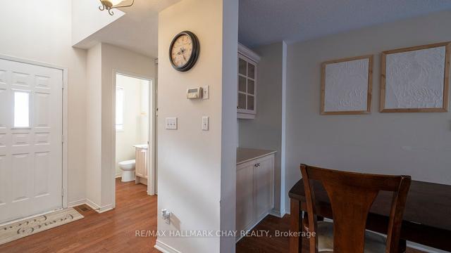 49 Trevino Circ, House attached with 3 bedrooms, 3 bathrooms and 2 parking in Barrie ON | Image 25