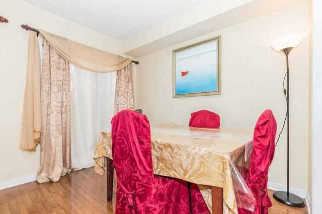 113 - 6399 Spinnaker Circ, Townhouse with 3 bedrooms, 3 bathrooms and 2 parking in Mississauga ON | Image 3