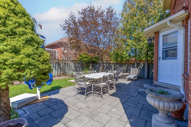160 Tuscadero Cres, House detached with 3 bedrooms, 4 bathrooms and 5 parking in Mississauga ON | Image 31