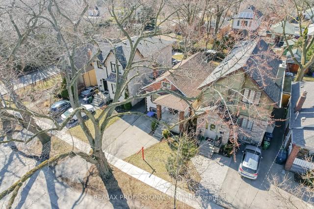 46 Clissold Rd, House detached with 3 bedrooms, 2 bathrooms and 2 parking in Toronto ON | Image 33