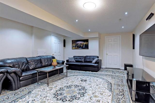 16 Hislop Dr, House detached with 4 bedrooms, 4 bathrooms and 3 parking in Markham ON | Image 21