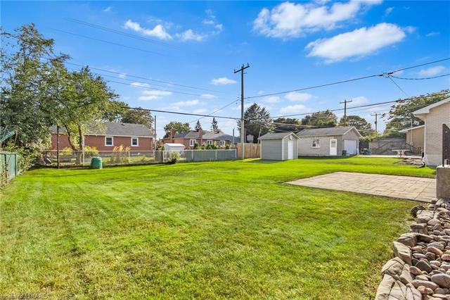 11 Mackenzie Crescent, House detached with 3 bedrooms, 1 bathrooms and 4 parking in Kingston ON | Image 22