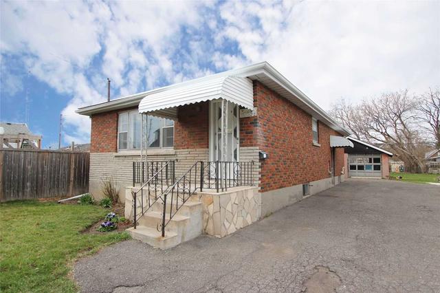 212 Mcnaughton Ave, House detached with 3 bedrooms, 1 bathrooms and 5 parking in Oshawa ON | Image 10