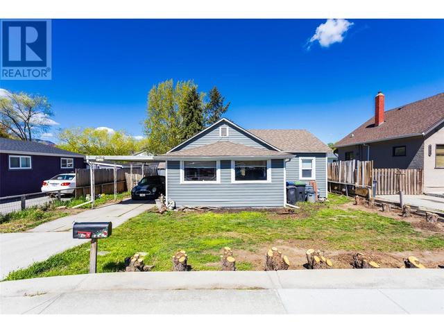 878 Cadder Avenue, House detached with 3 bedrooms, 1 bathrooms and 5 parking in Kelowna BC | Image 1