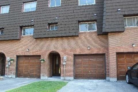 140 Darras Crt, Townhouse with 4 bedrooms, 2 bathrooms and 1 parking in Brampton ON | Image 1