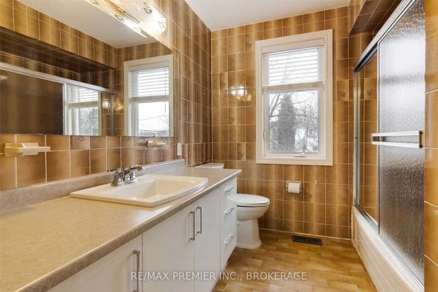 328 Gilbert Ave, House detached with 3 bedrooms, 2 bathrooms and 5 parking in Toronto ON | Image 10