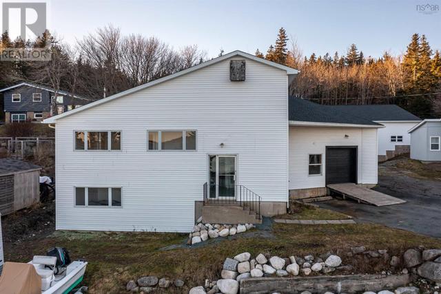 8317 St Margarets Bay Road, House detached with 2 bedrooms, 2 bathrooms and null parking in Halifax NS | Image 2