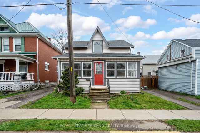 53 Fifth Ave, House detached with 2 bedrooms, 2 bathrooms and 3 parking in St. Thomas ON | Image 1