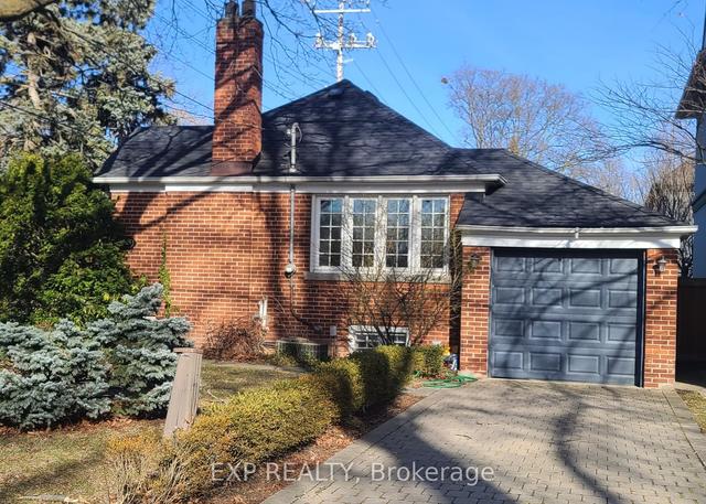 25 Mcclinchy Ave, House detached with 2 bedrooms, 2 bathrooms and 3 parking in Toronto ON | Image 11
