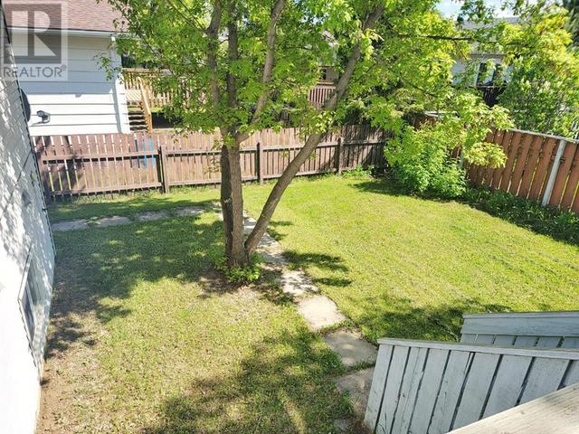 3206 46 Avenue, House detached with 4 bedrooms, 2 bathrooms and 2 parking in Athabasca AB | Image 2
