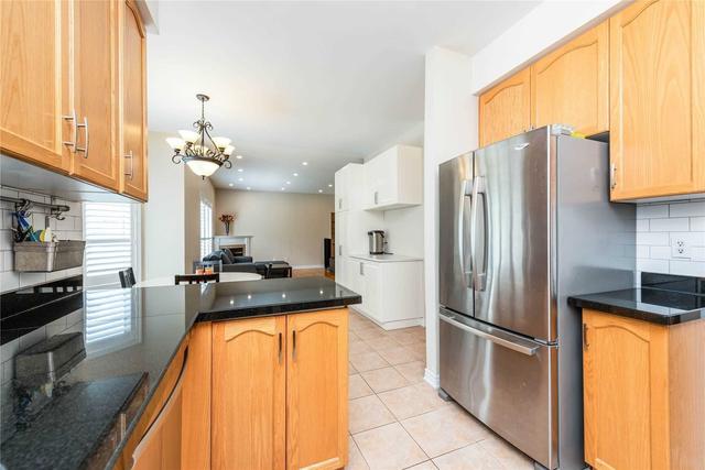 35 Callowhill Ave, House detached with 4 bedrooms, 3 bathrooms and 6 parking in Richmond Hill ON | Image 2